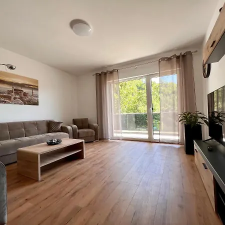 Appartement Idyllische Mit Balkon & Ausblick