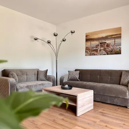 Appartement Idyllische Mit Balkon & Ausblick *