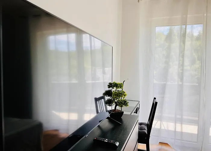 Idyllische Mit Balkon & Ausblick Arzbach