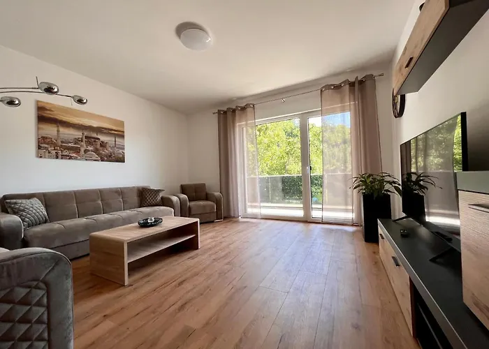 Apartamento Idyllische Mit Balkon & Ausblick